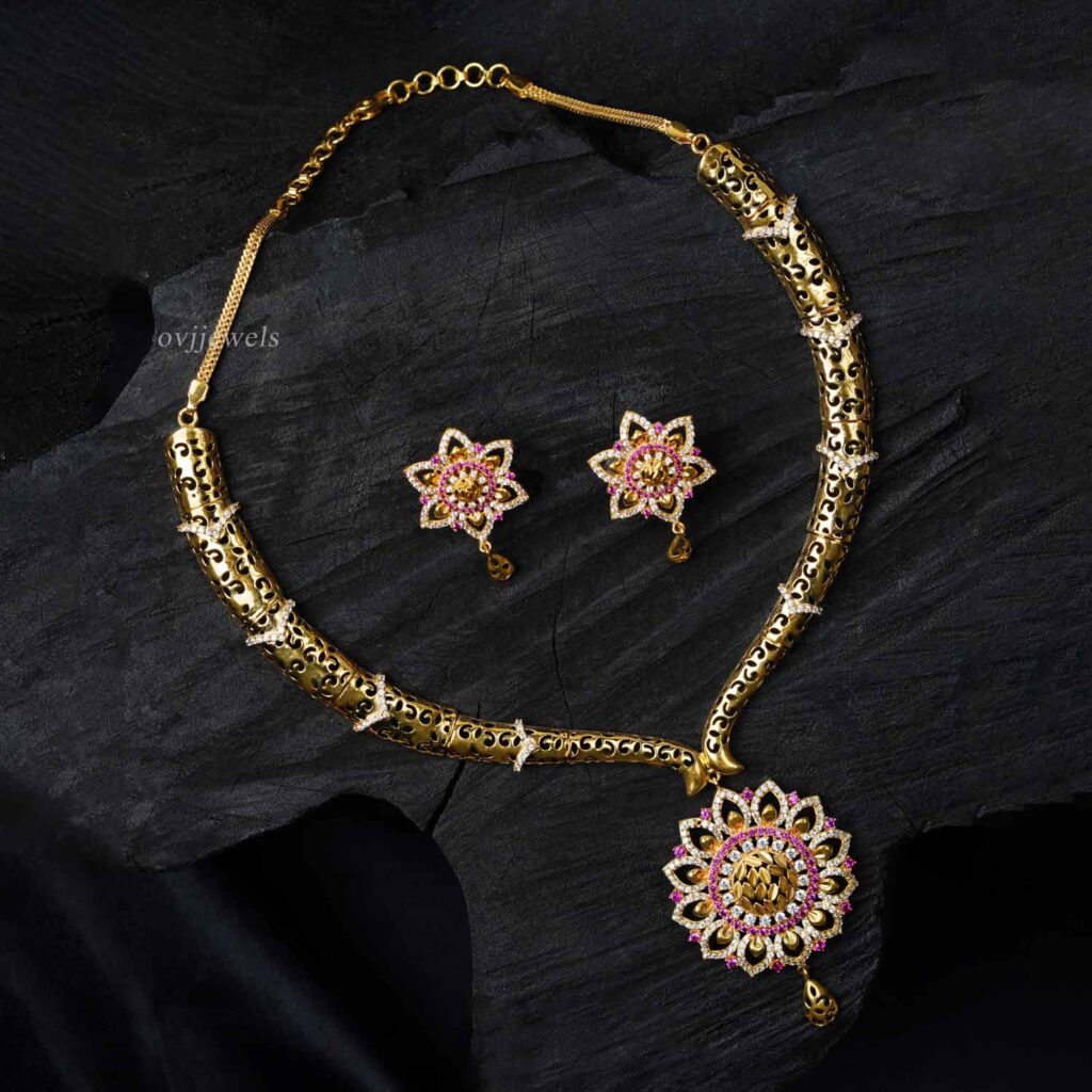 Gold Trendy designer floral short necklace with matching earrings